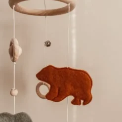 BEZISA Leaves Walk Trough The Forest Mobiel Hot