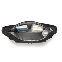 Doona Deze Essential Luiertas Nitro Black is een praktische tas waar je goed mee voor de dag kunt komen. ✓Laagste Prijsgarantie New