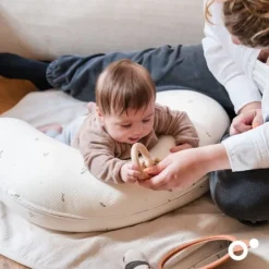 Doomoo Voedingskussen Twisty 2-in-1 - Petals Latte Sale