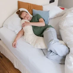 Doomoo Voedingskussen Twisty 2-in-1 - Petals Latte Sale