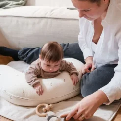 Doomoo Voedingskussen Twisty 2-in-1 - Petals Latte Sale