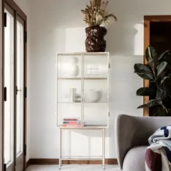 Ferm Living Haze Vitrinekast Online