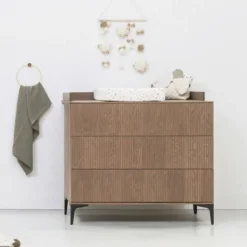 Kidsmill Levi Babykamer Incl. Rechte Potenset Walnoot | Ledikant 60 x 120 cm + Commode Discount