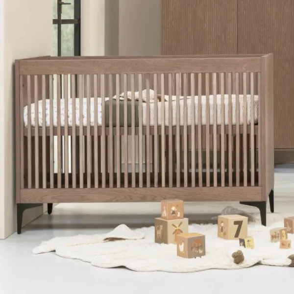 Kidsmill Levi Babykamer Incl. Rechte Potenset Walnoot | Ledikant 60 x 120 cm + Commode Discount