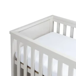 Kidsmill Newport Babykamer Incl. Zwarte Grepen - Oatmeal / Eiken | Ledikant 60 x 120 cm + Commode Outlet