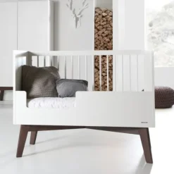 Kidsmill Sixties Babybed Wit Mat / Walnoot 70 x 140 cm New