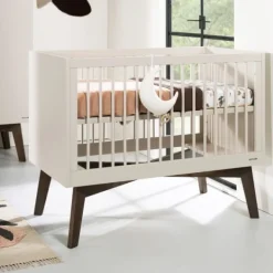 Kidsmill Sixties Babykamer Oatmeal / Walnoot | Bed 60 x 120 cm + Commode Sale