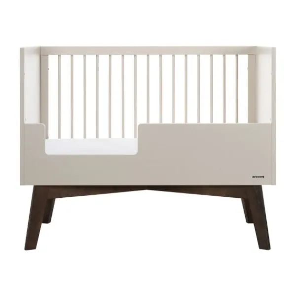 Kidsmill Sixties Babykamer Oatmeal / Walnoot | Bed 60 x 120 cm + Commode Sale