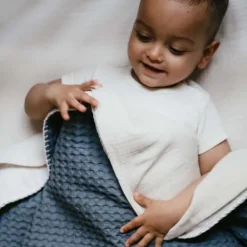 Koeka Amsterdam Wafel Wiegdeken - Maat 100 x 75 - Cotton Fleece - Bluestone Online