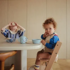 Mushie Siliconen Oefenbeker Met Rietje - Retro Cars Clearance