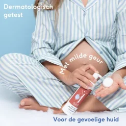 Naïf Caring Shower Foam Hot