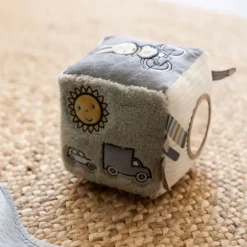 Nijntje Fluffy Activiteitenkubus - Pink Discount