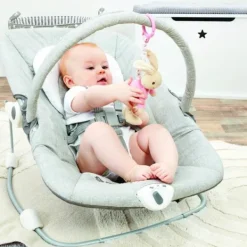 Rainbow Designs Pieter Konijn Flopsy Rammelaar - Met Ring - 18,5 cm