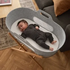 Snuz SnüzBaskit Moses Basket + Stand Set - Dove/Light Grey/Grey
