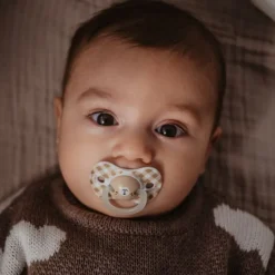 Suavinex Fopspeen - Wild & Free SX Pro - 0‑6Mnd - 2 Stuks - Silicone - Grijs Glow In The Dark Hot